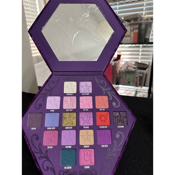 Jeffree Star Blood Lust Eyeshadow Pallet - Picture 1 of 3